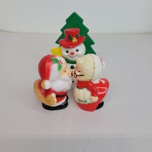 Vintage Christmas Kissing Santa Set Salt & Pepper Napkin Holder JSNY Hong Kong